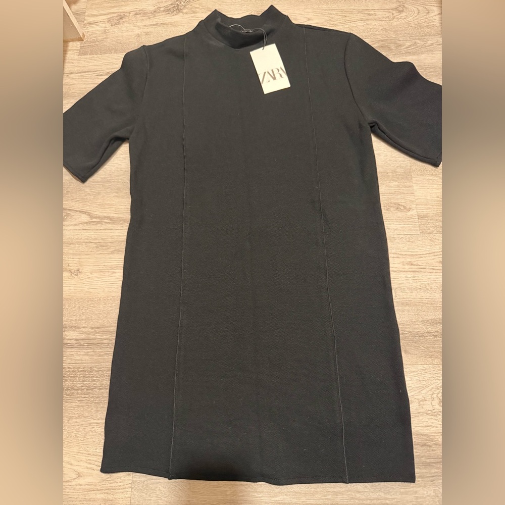 Zara women’s black Short-Sleeve Knit Shirt